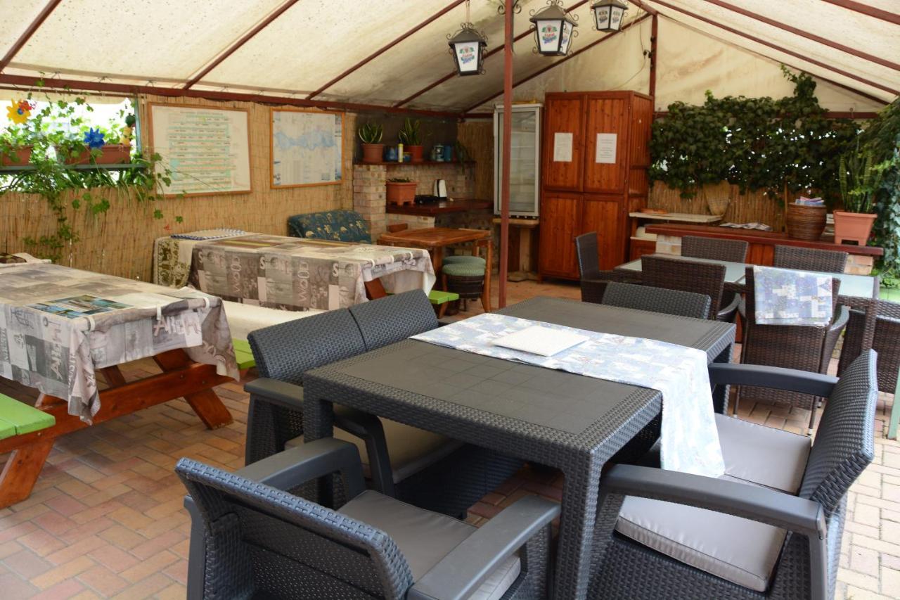 Hotel Unicum Vendeghaz Abádszalók Zewnętrze zdjęcie
