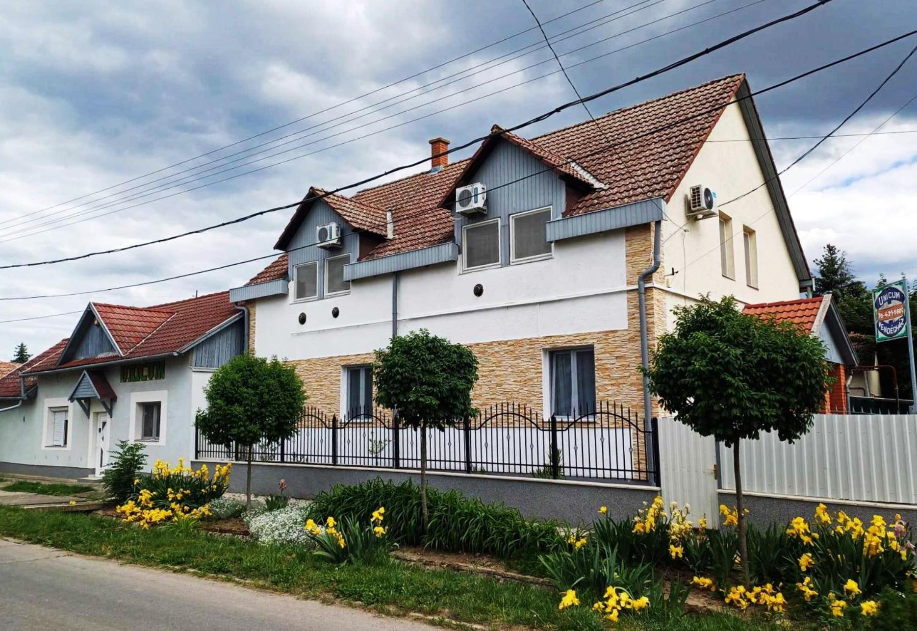 Hotel Unicum Vendeghaz Abádszalók Zewnętrze zdjęcie