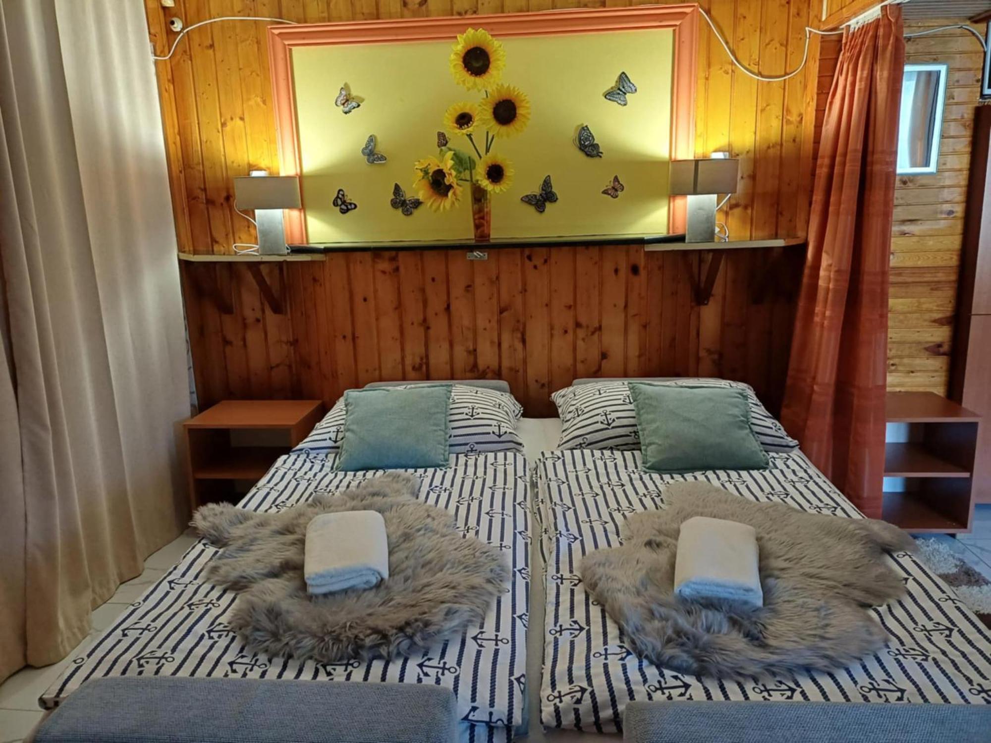 Hotel Unicum Vendeghaz Abádszalók Zewnętrze zdjęcie