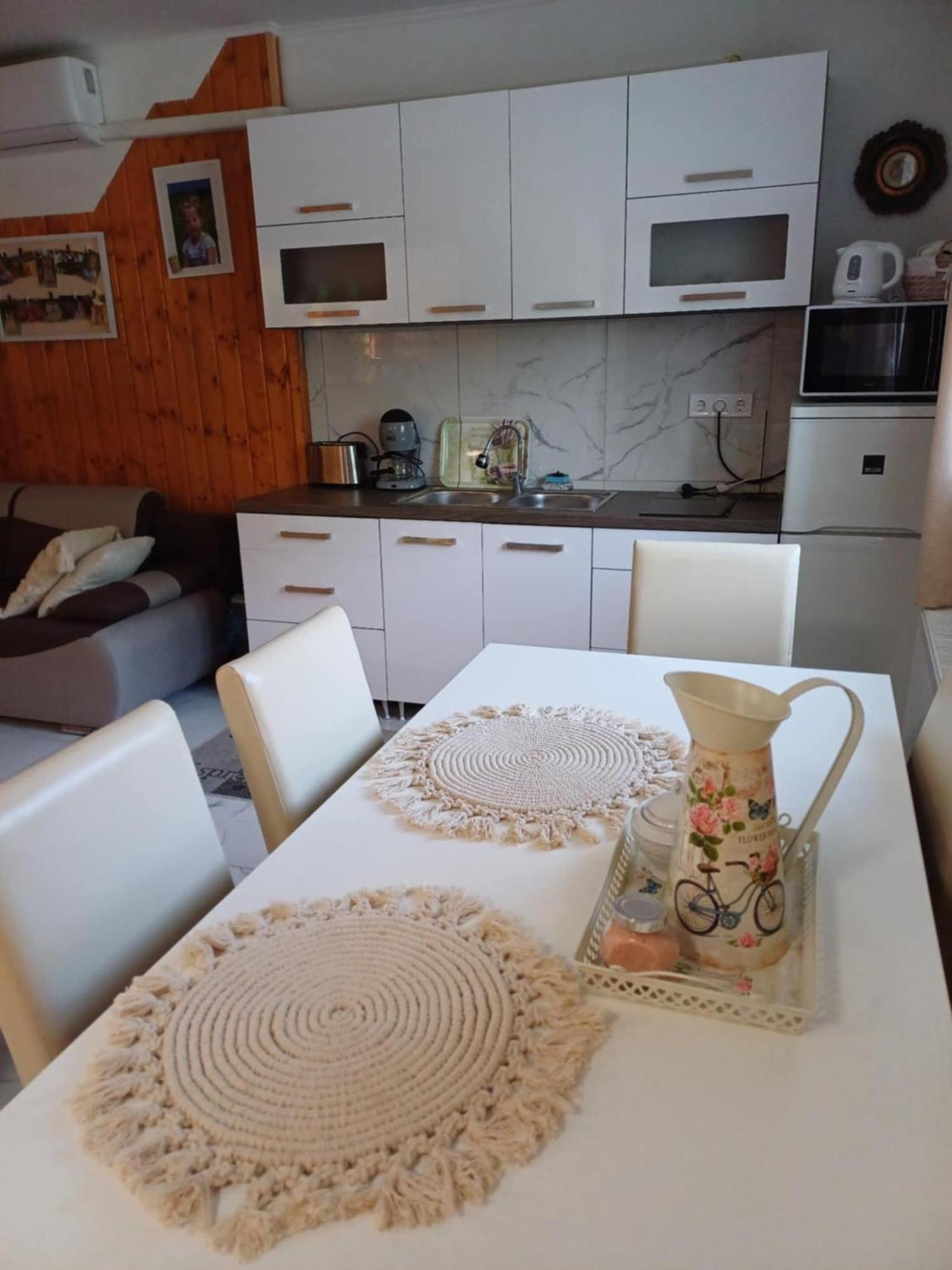 Hotel Unicum Vendeghaz Abádszalók Zewnętrze zdjęcie